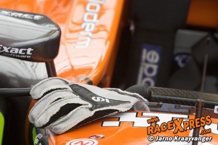 Winkelhock stapt even uit zijn huidige kantoor voor uitstapje naar het DTM